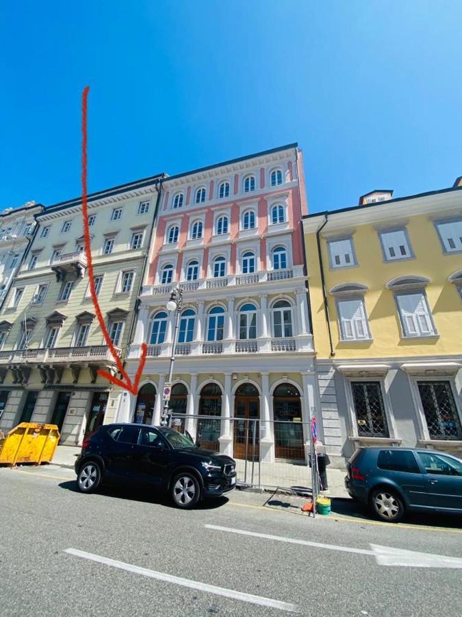 Piazzaborsa Charme Apartment Trieste Eksteriør bilde